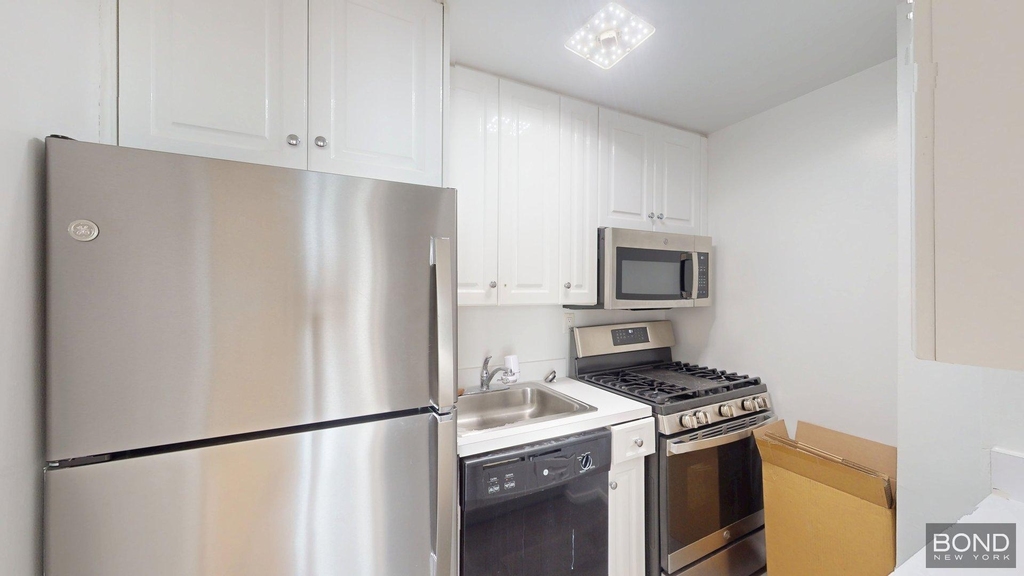 East 12th Street - Photo 2