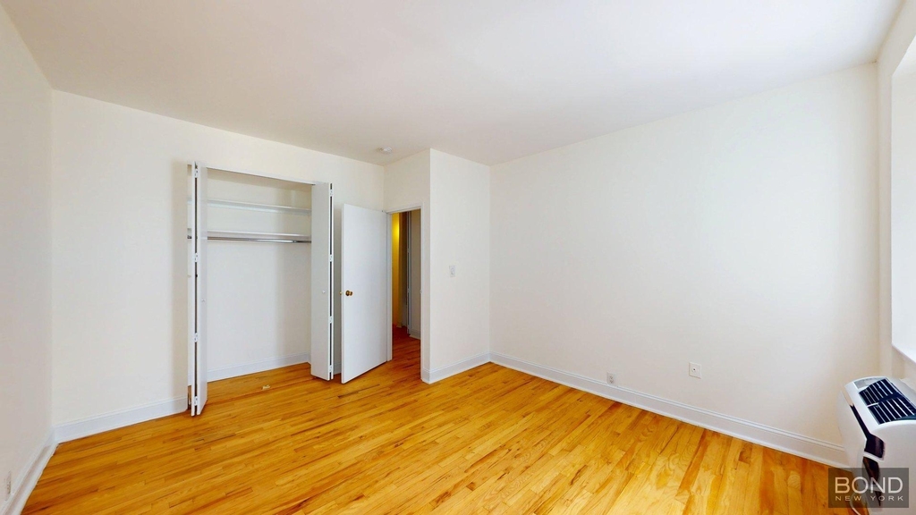 East 12th Street - Photo 4