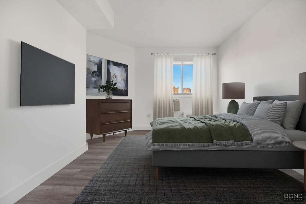 Second Avenue - Photo 3