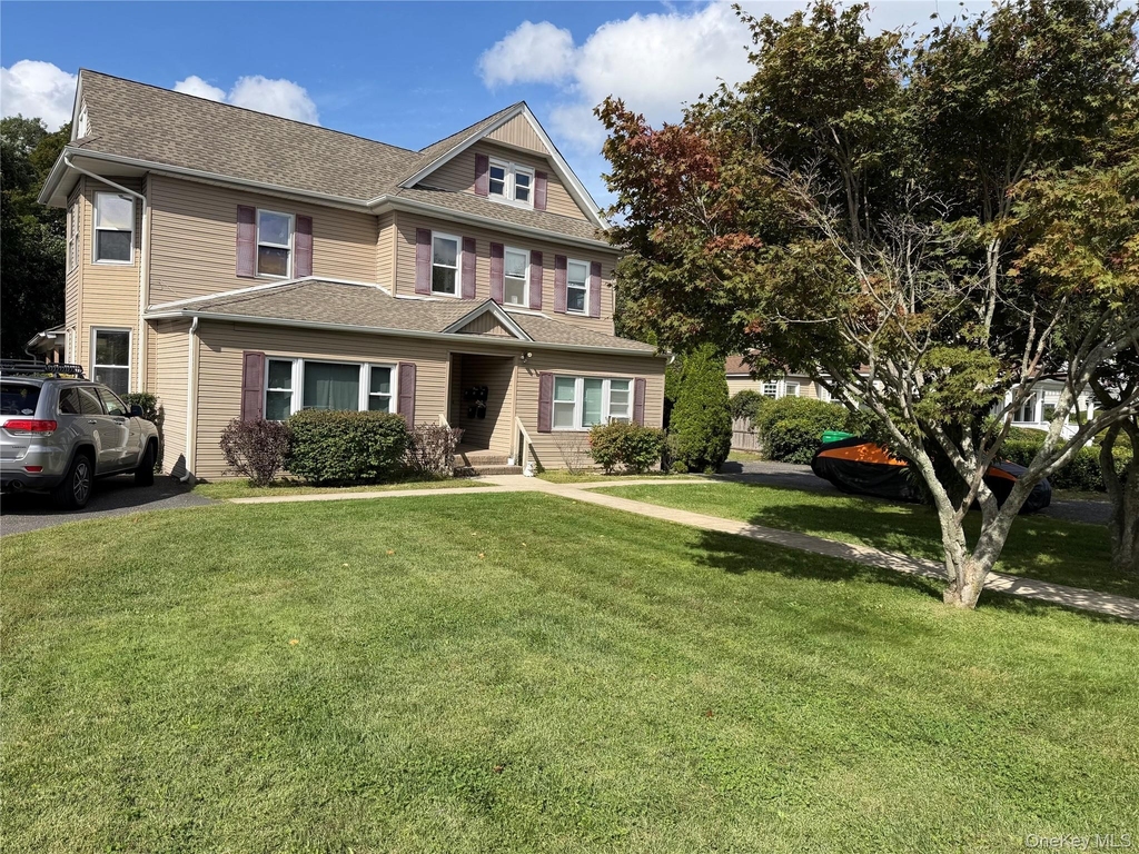 40 Tyler Avenue - Photo 0