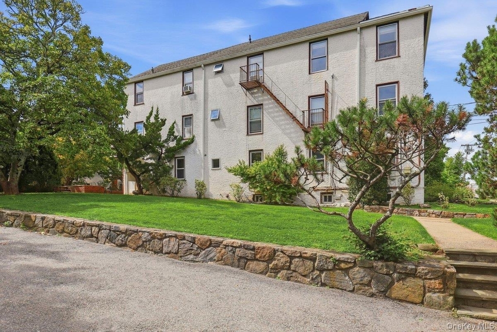 100 Highland Avenue - Photo 11