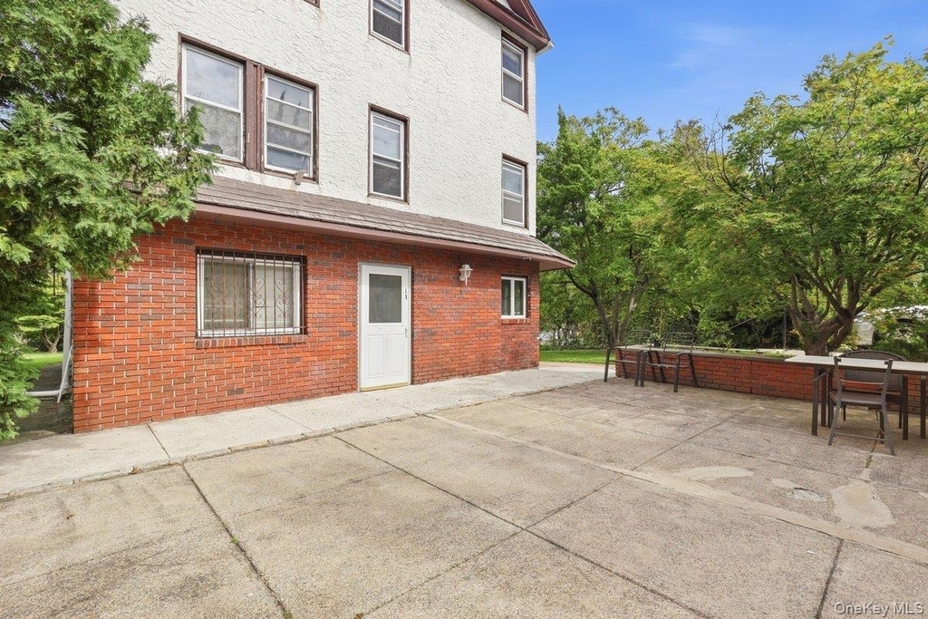 100 Highland Avenue - Photo 0