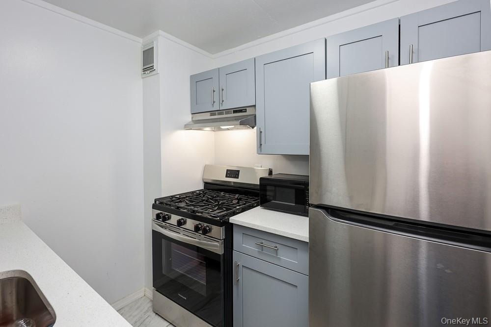 100 Clinton Avenue - Photo 6