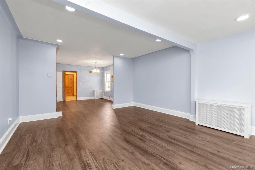 71-39 Nansen Street - Photo 4