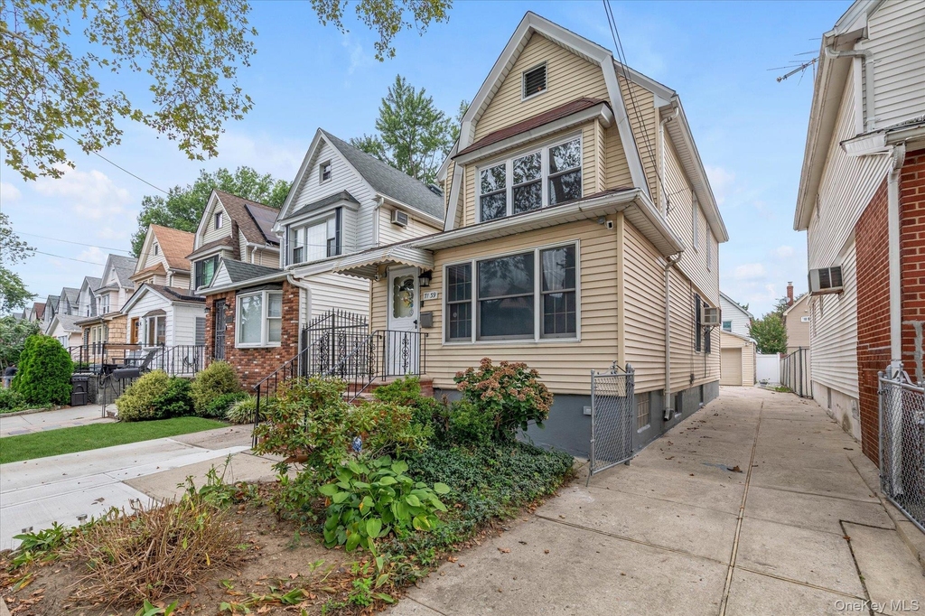 71-39 Nansen Street - Photo 1