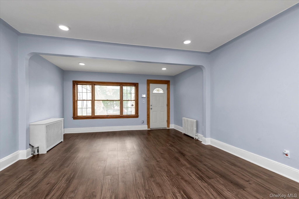 71-39 Nansen Street - Photo 2