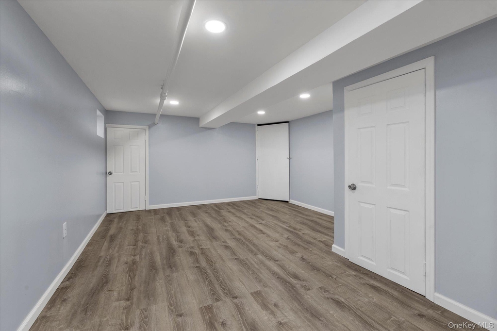 71-39 Nansen Street - Photo 15
