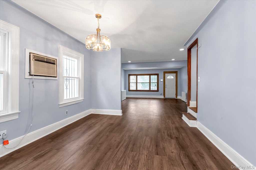 71-39 Nansen Street - Photo 3