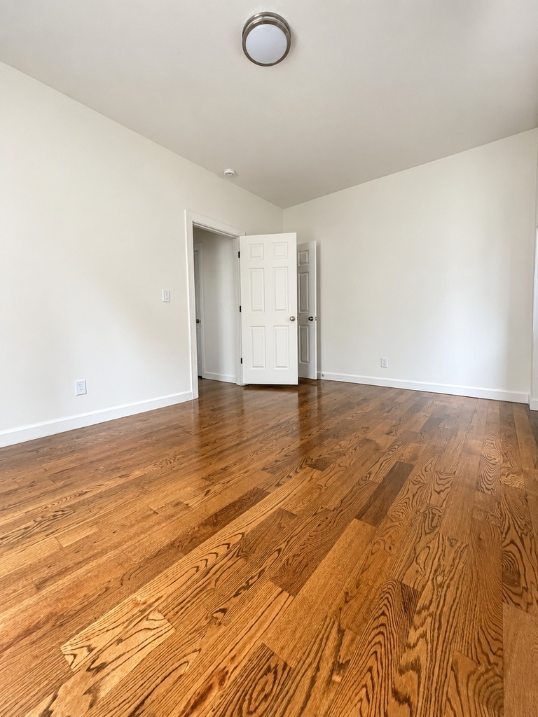 West 175th Street - Photo 10
