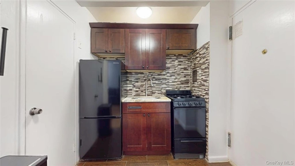 84-50 169th Street - Photo 5