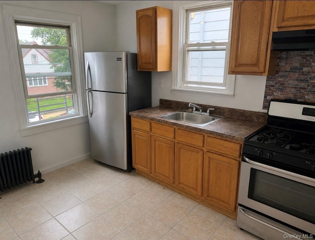 22823 Mentone Avenue - Photo 2