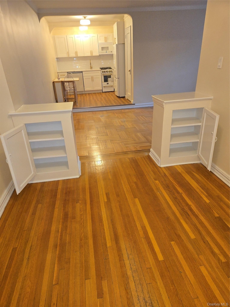 99-45 67 Road - Photo 12