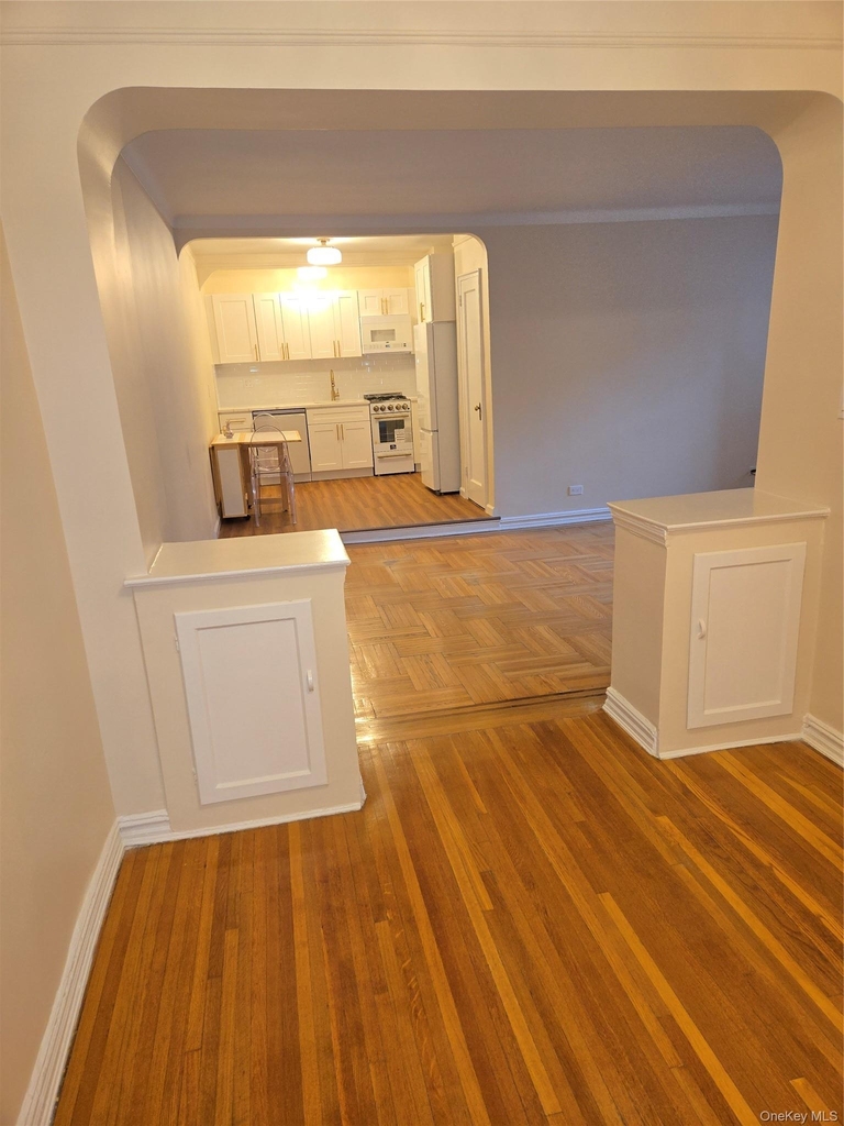 99-45 67 Road - Photo 11