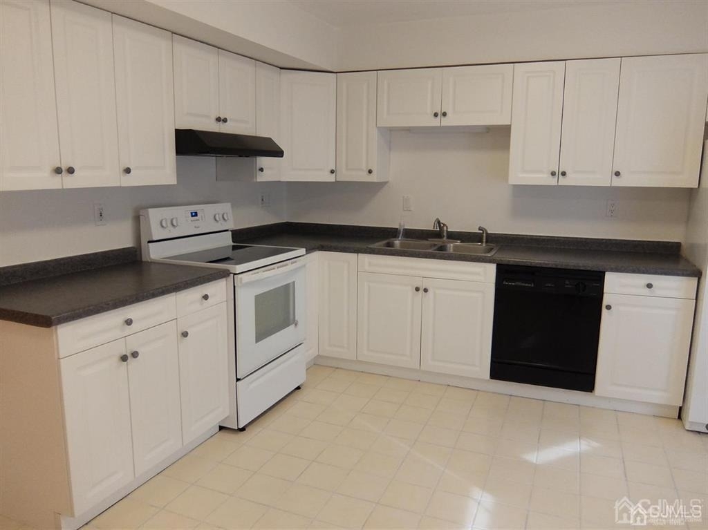 35 Sayre Drive - Photo 2