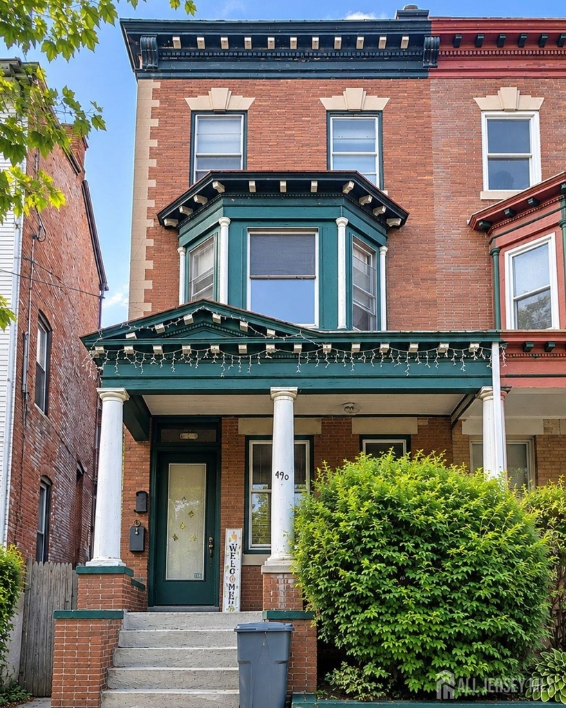 490 W State Street - Photo 0