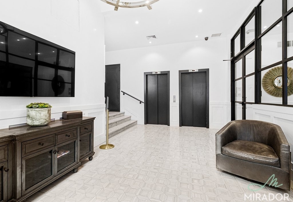132 E 45th Street - Photo 9