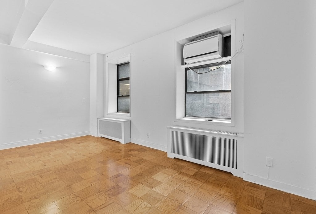 132 E 45th Street - Photo 1