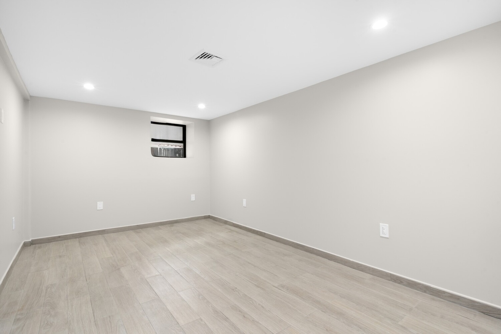 964 St Johns Place - Photo 4