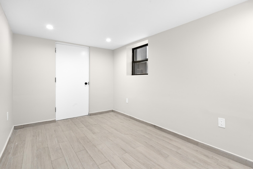 964 St Johns Place - Photo 5
