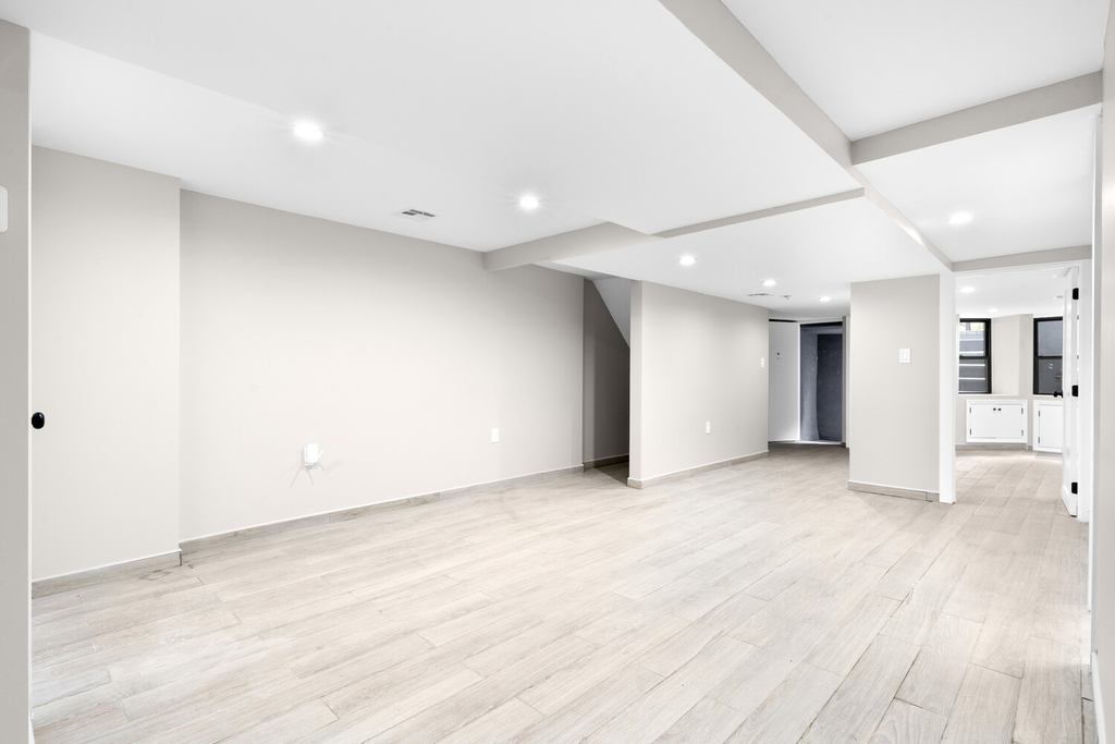 964 St Johns Place - Photo 2