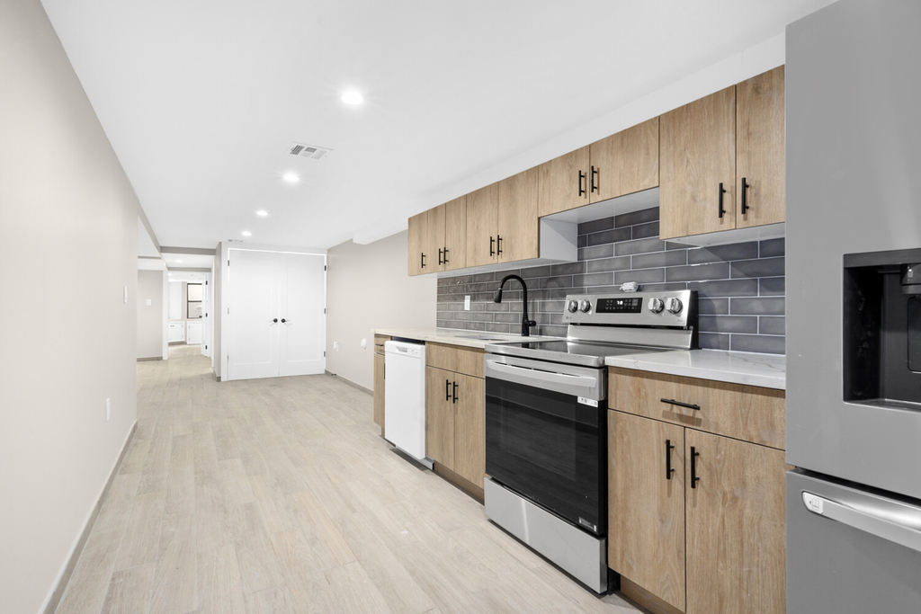 964 St Johns Place - Photo 0