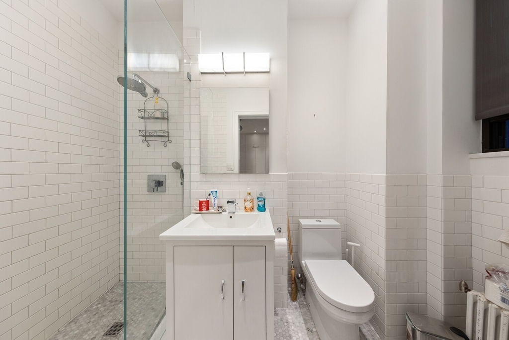 615 W 113th Street - Photo 4