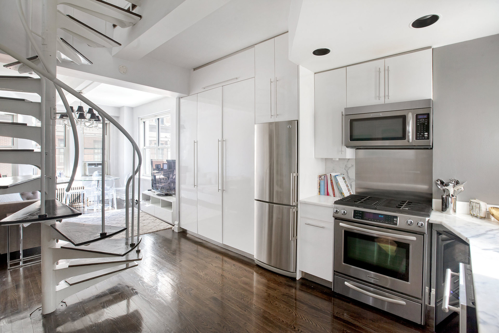 126 W 73rd Street - Photo 3