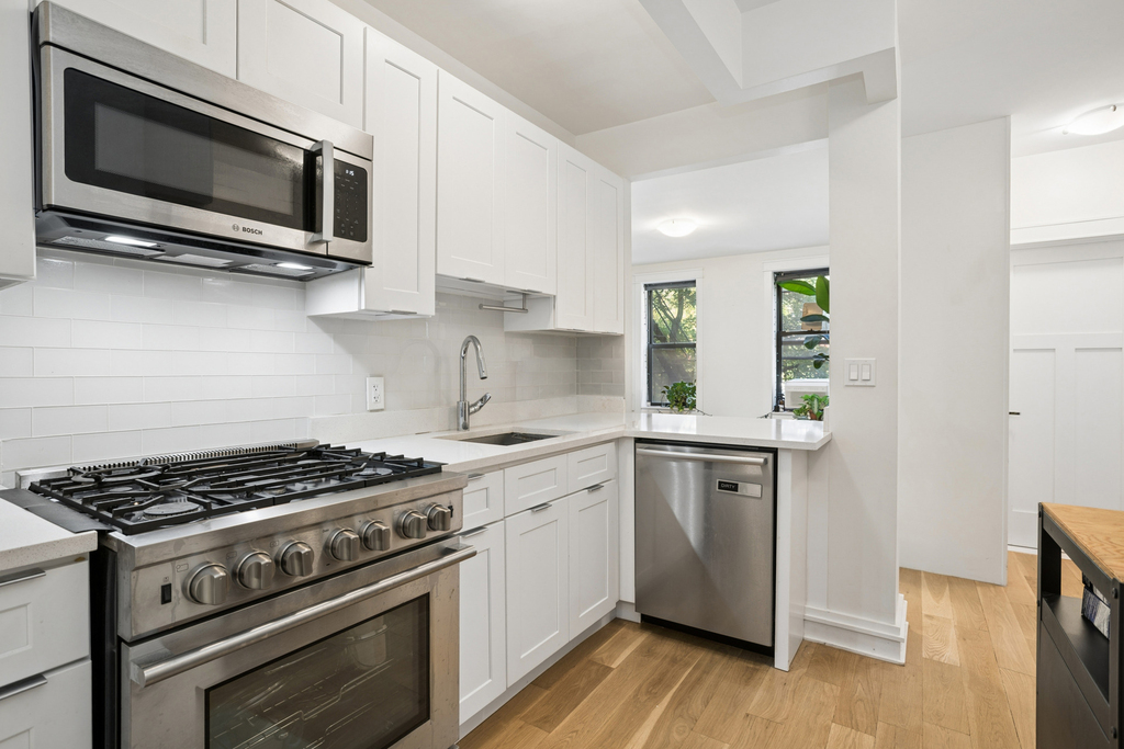 342 W 21st Street - Photo 1
