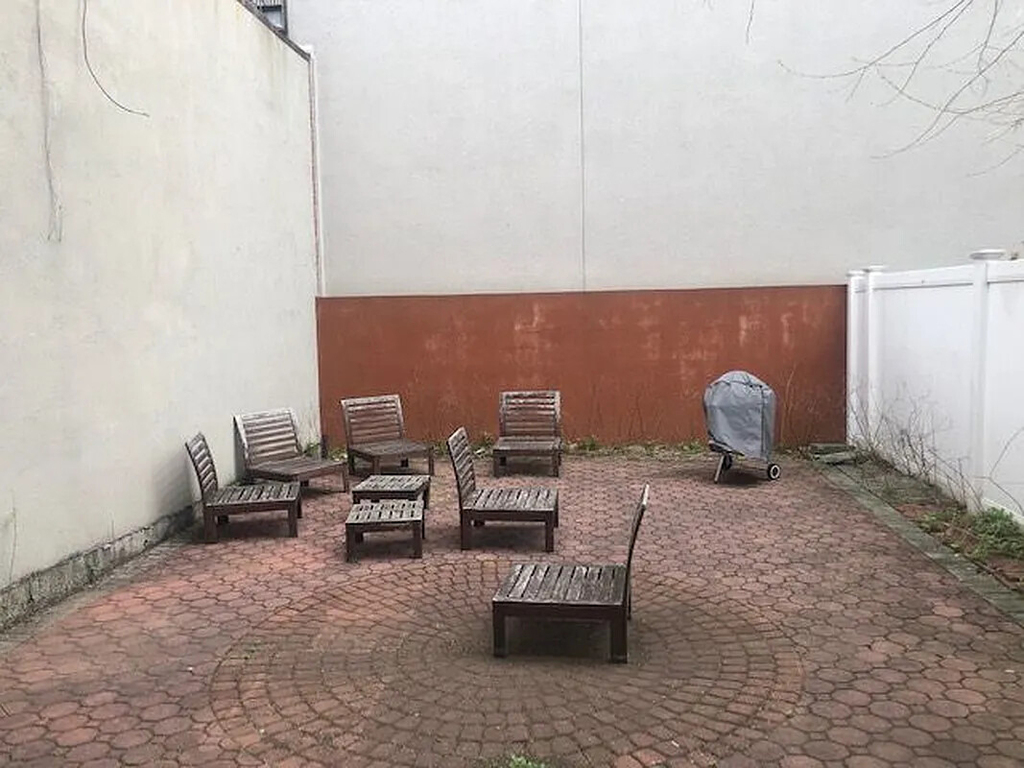 605 Vanderbilt Avenue - Photo 3