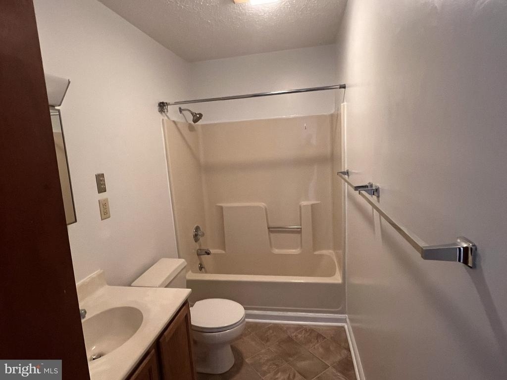 2352 Roosevelt Boulevard - Photo 4