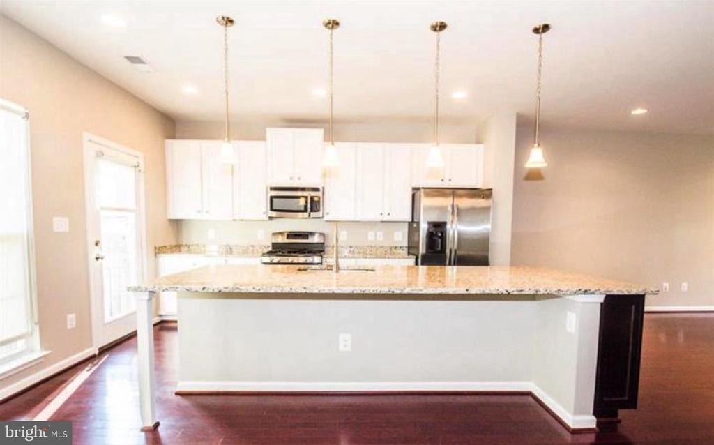 207 Almond Drive - Photo 3