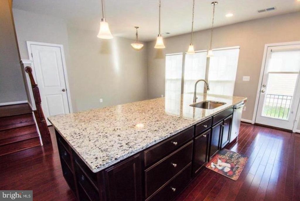 207 Almond Drive - Photo 2