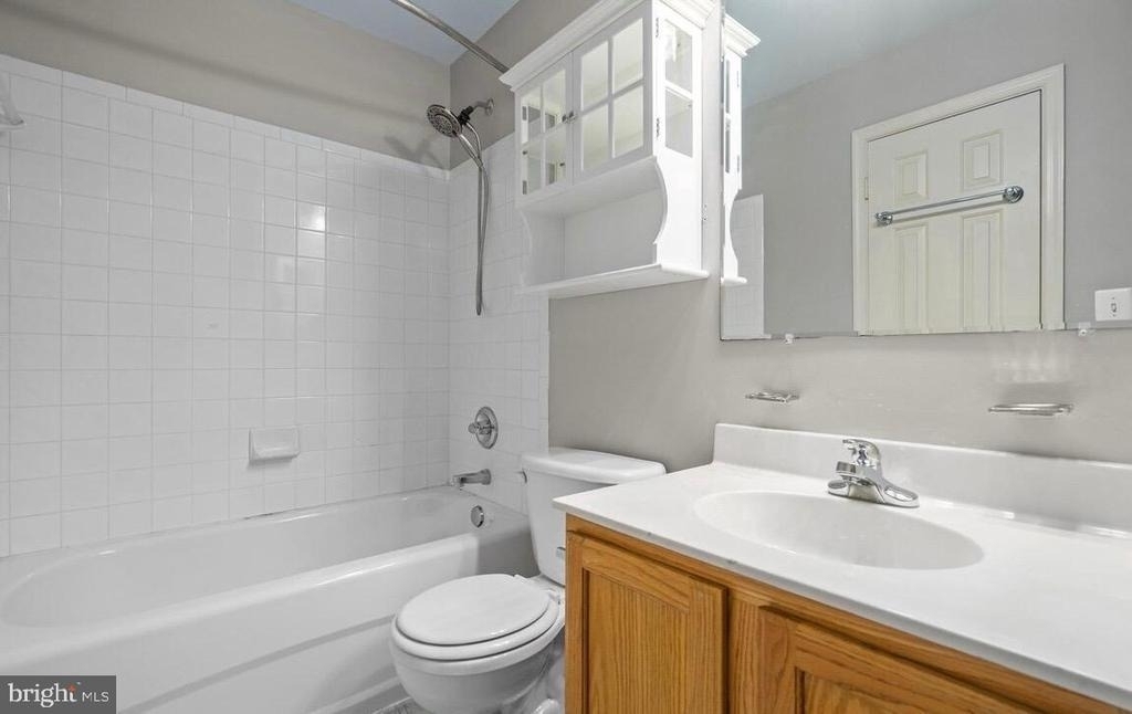 4 Saint Ives Court - Photo 10