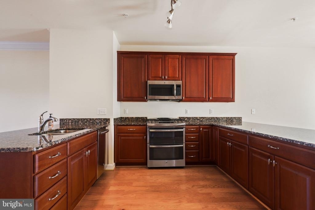 562 Marina Landing Lane - Photo 10