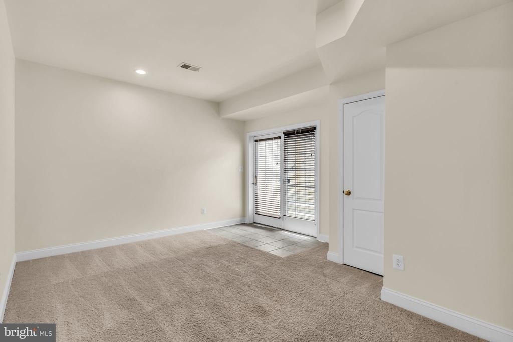 42985 Pascale Terrace - Photo 33