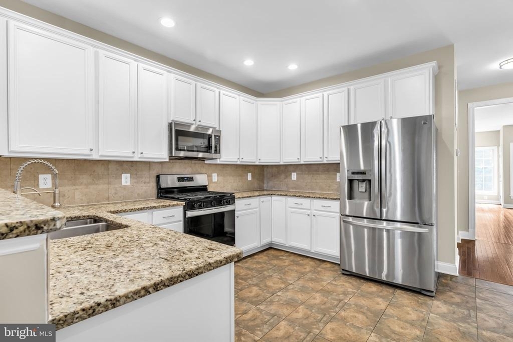 42985 Pascale Terrace - Photo 10