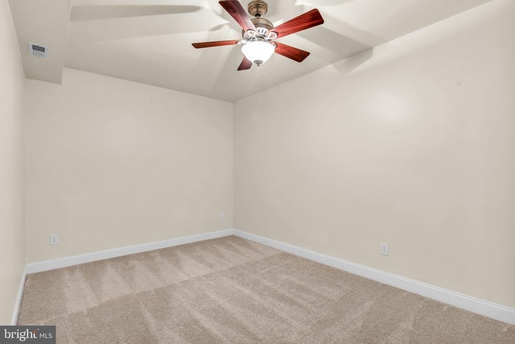 42985 Pascale Terrace - Photo 34