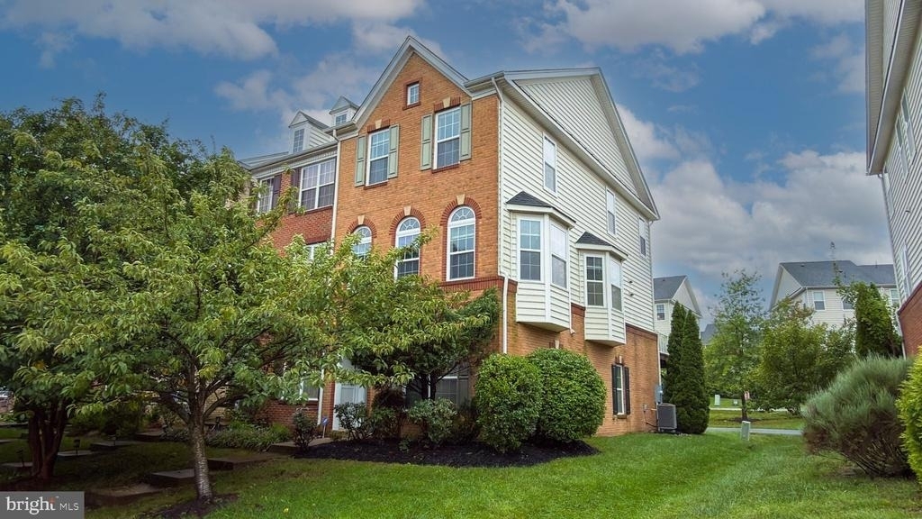 23099 Sunbury Street - Photo 0