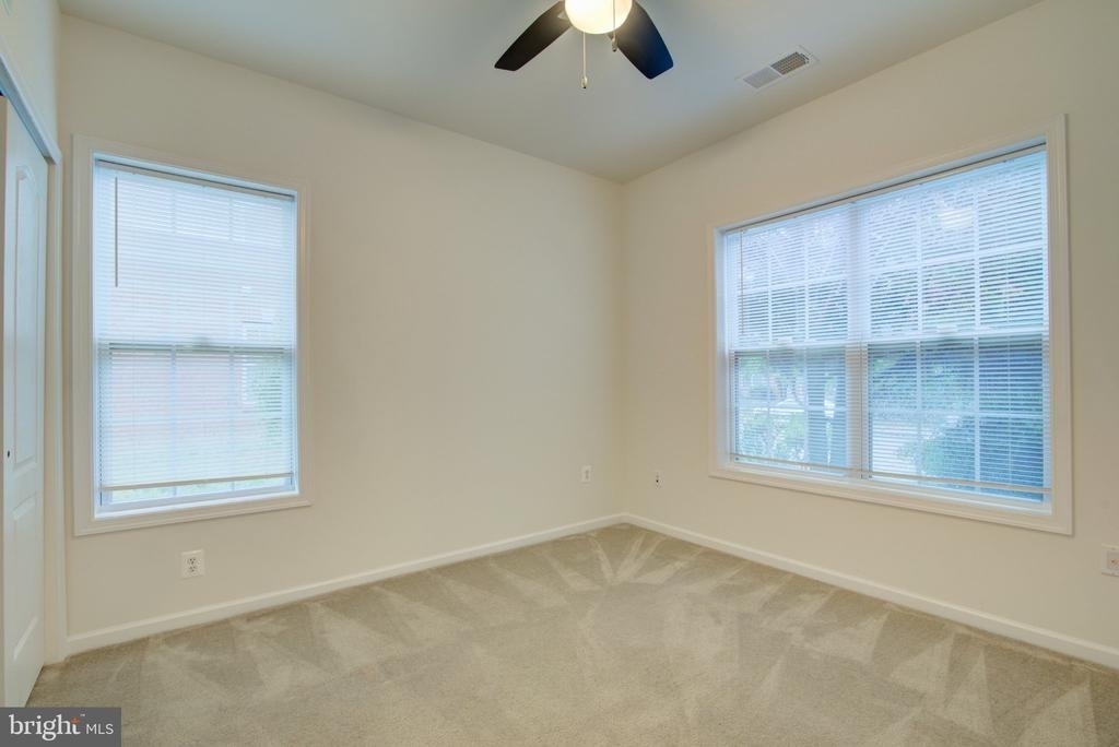 23099 Sunbury Street - Photo 21