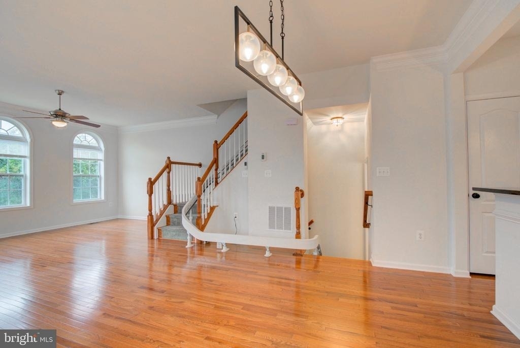 23099 Sunbury Street - Photo 4