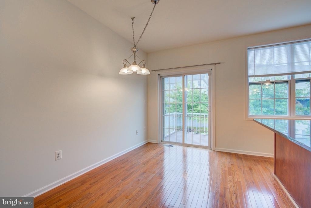 23099 Sunbury Street - Photo 11