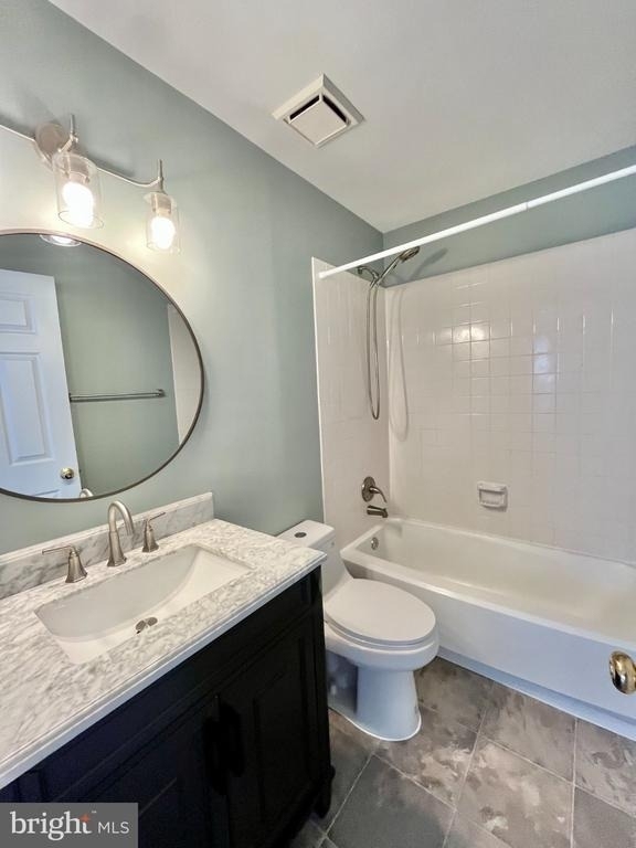 312 Stallion Square Ne - Photo 3