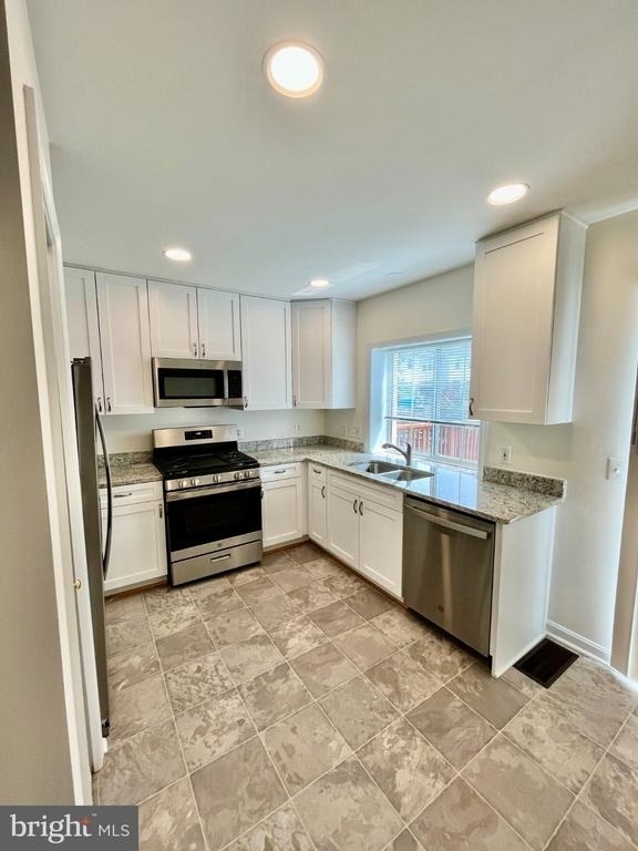 312 Stallion Square Ne - Photo 18