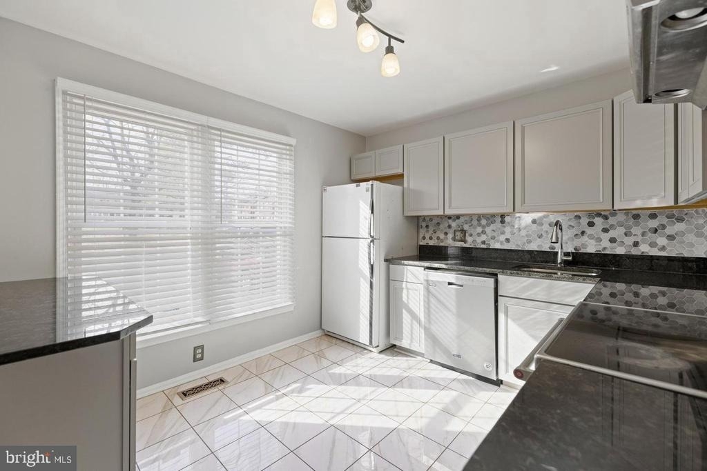 7442 Adams Park Court - Photo 5