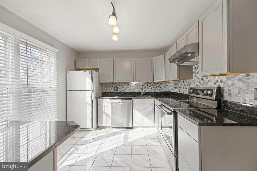 7442 Adams Park Court - Photo 4