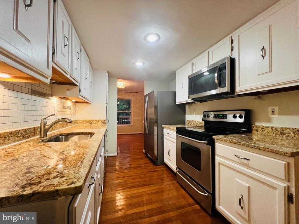 6279 Kerrydale Drive - Photo 0