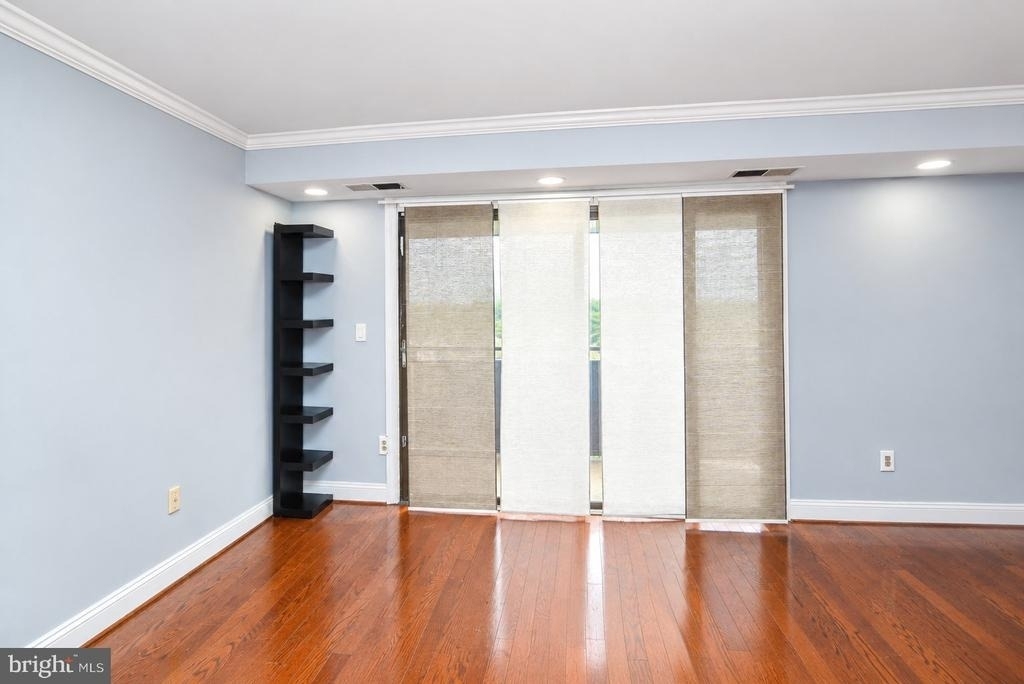 3101 S Manchester Street - Photo 2