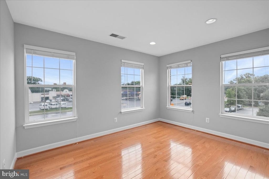 6350 Regal Oak Drive - Photo 4