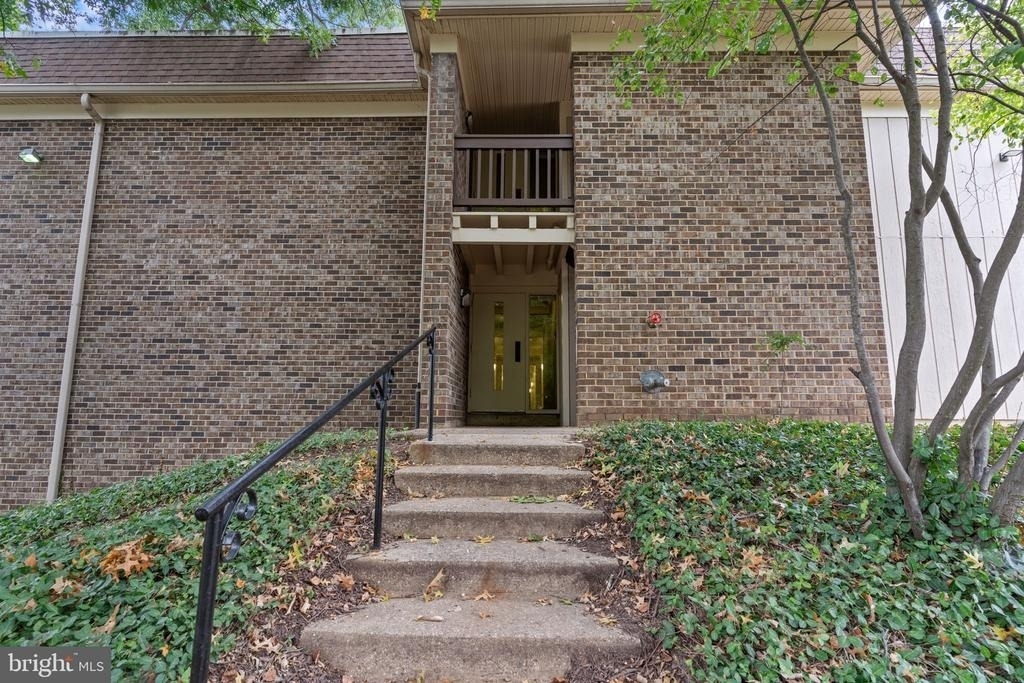 5766 Rexford Court - Photo 2