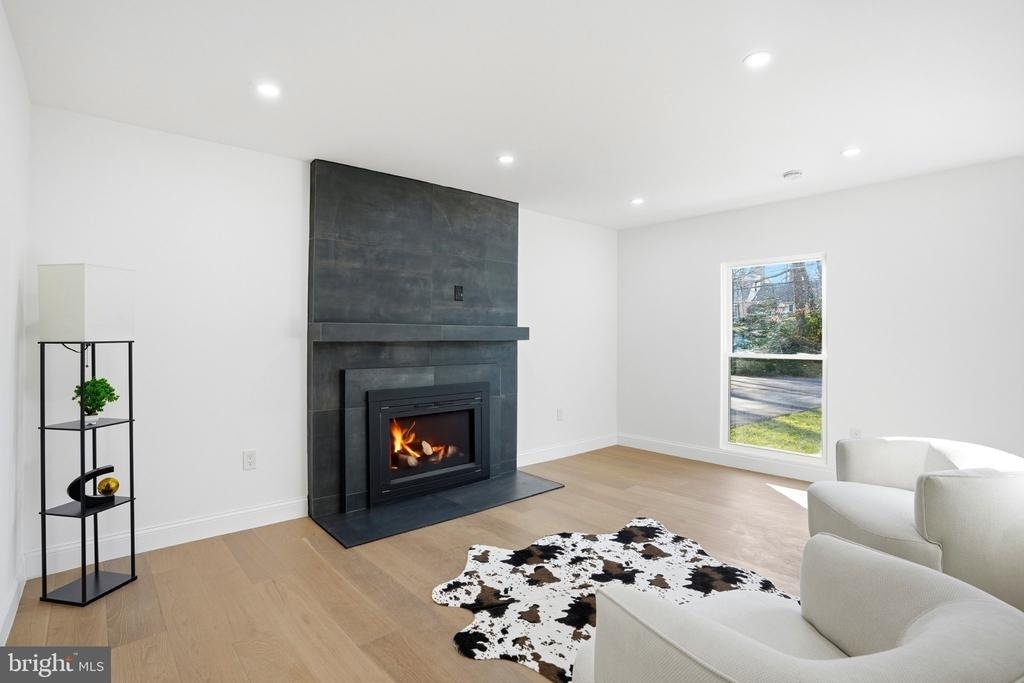 10704 Howerton Avenue - Photo 13